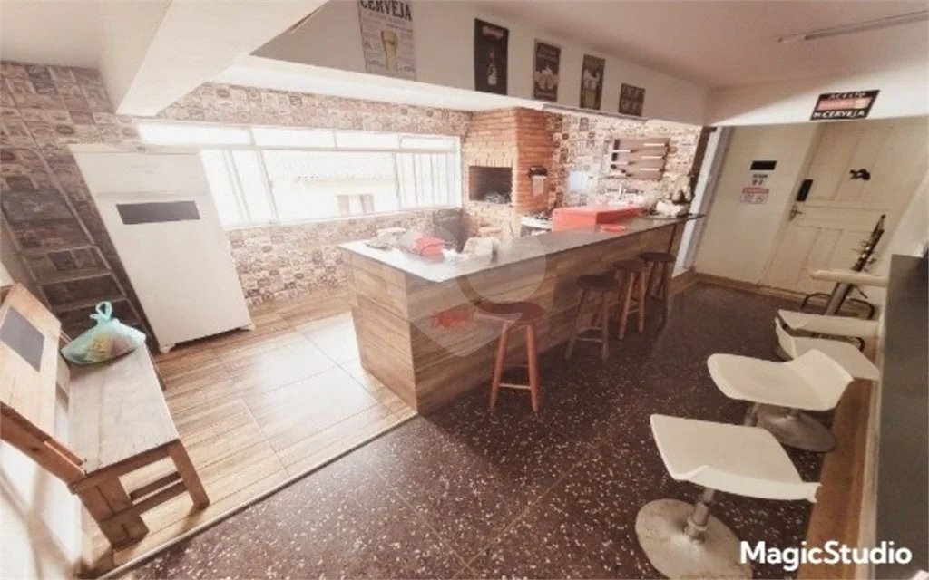Casa para venda ou locação em São Caetano do Sul, no bairro Olímpico, com 307 m², 8 quartos (3 suítes) e 10 vagas de garagem