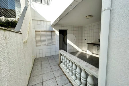 SOBRADO PARA LOCAÇÃO NO PARQUE DOMINGOS COM 03 DORM 01 SUITE 02 VAGAS DE GARAGEM