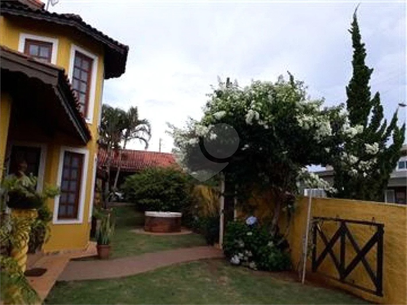 Casa à venda com 3 suítes em Estância Santa Maria do Laranjal, Atibaia, SP