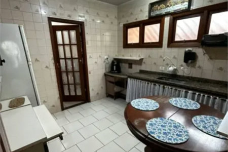 Sobrado à venda com 3 quartos, sendo 1 suíte,  em Jardim Ester, São Paulo, SP