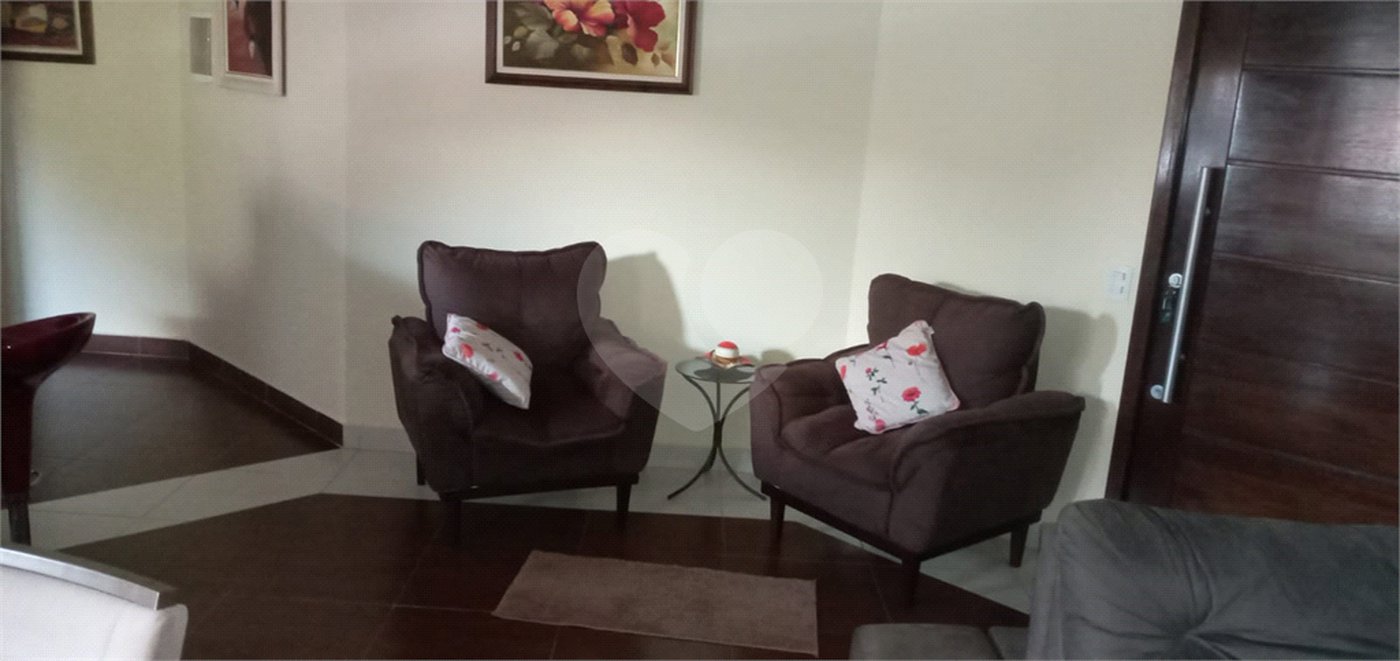 Chácara à venda com 3 quartos, sendo 2 suítes,  em Monterrey, Louveira, SP