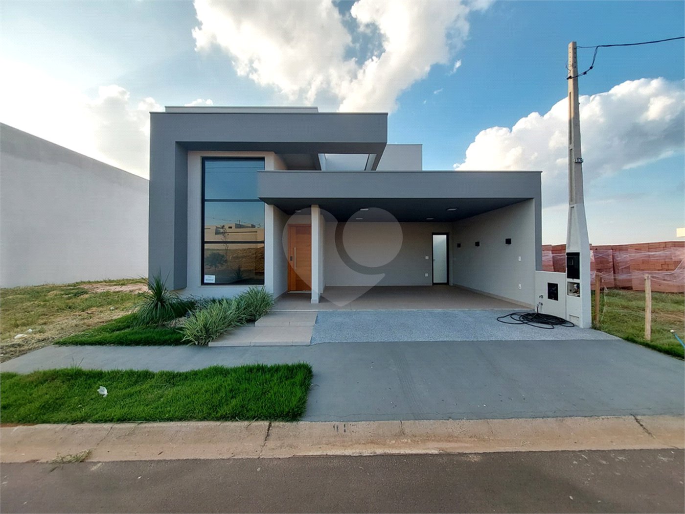 Casa Nova e Térrea no Villeneuve