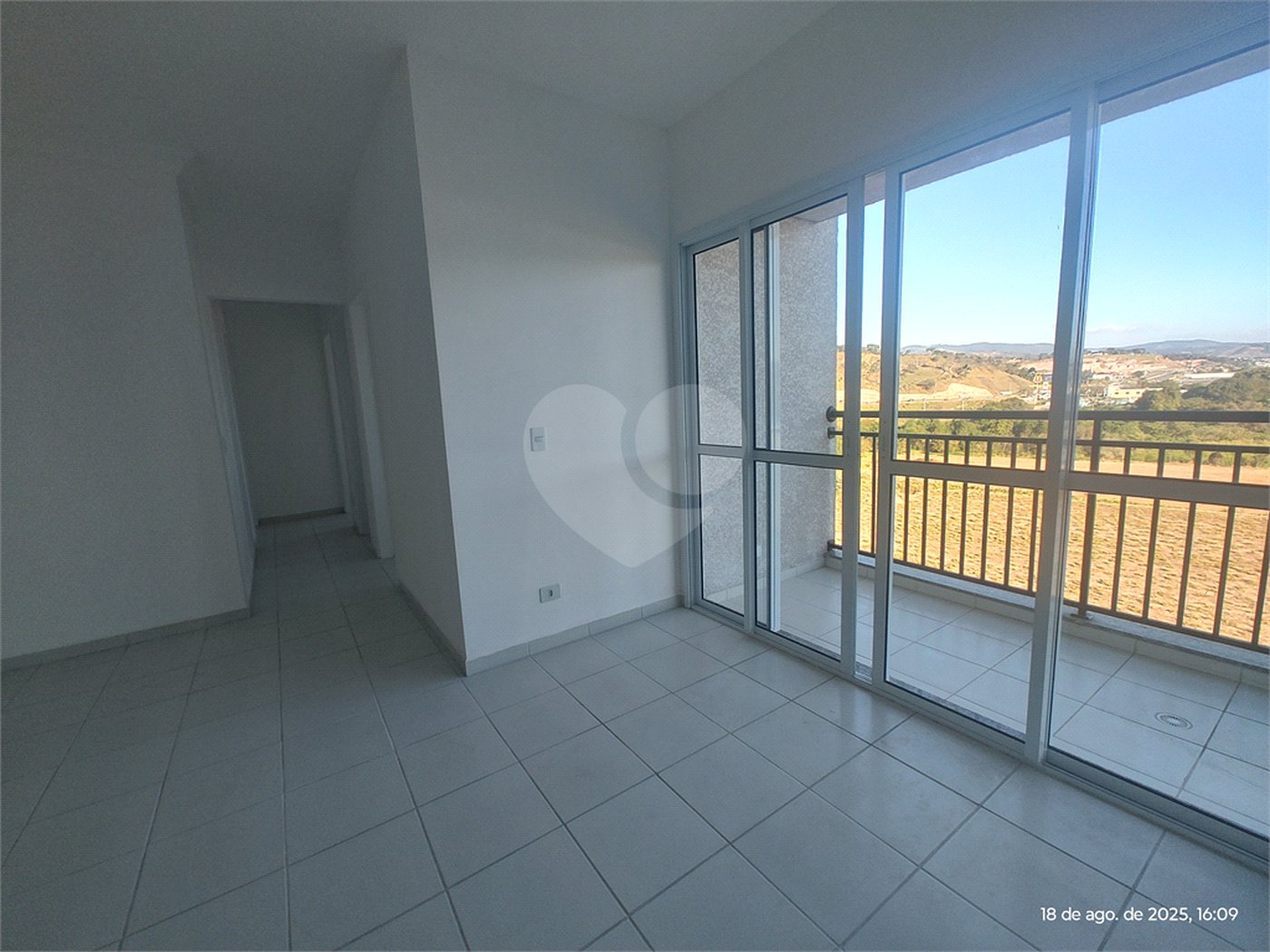 Apartamento para alugar com 3 quartos, sendo 1 suíte,  em Jardim das Palmeiras, Atibaia, SP