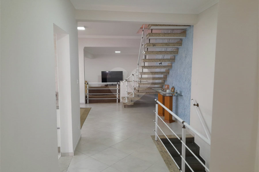 Sobrado à venda com 4 quartos, sendo 1 suíte, em Chora Menino, São Paulo, SP