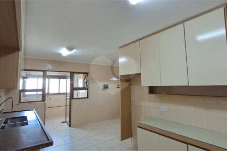Apartamento à venda com 3 quartos, sendo 1 suíte,  em Alto da Boa Vista, São Paulo, SP
