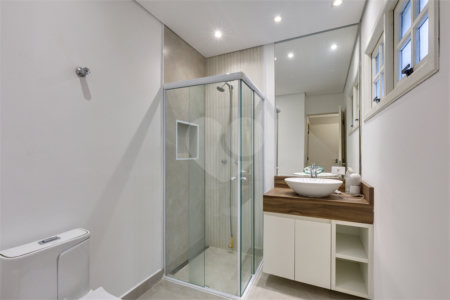 Casa à venda com 5 quartos, sendo 3 suítes, em Alto da Boa Vista, São Paulo, SP