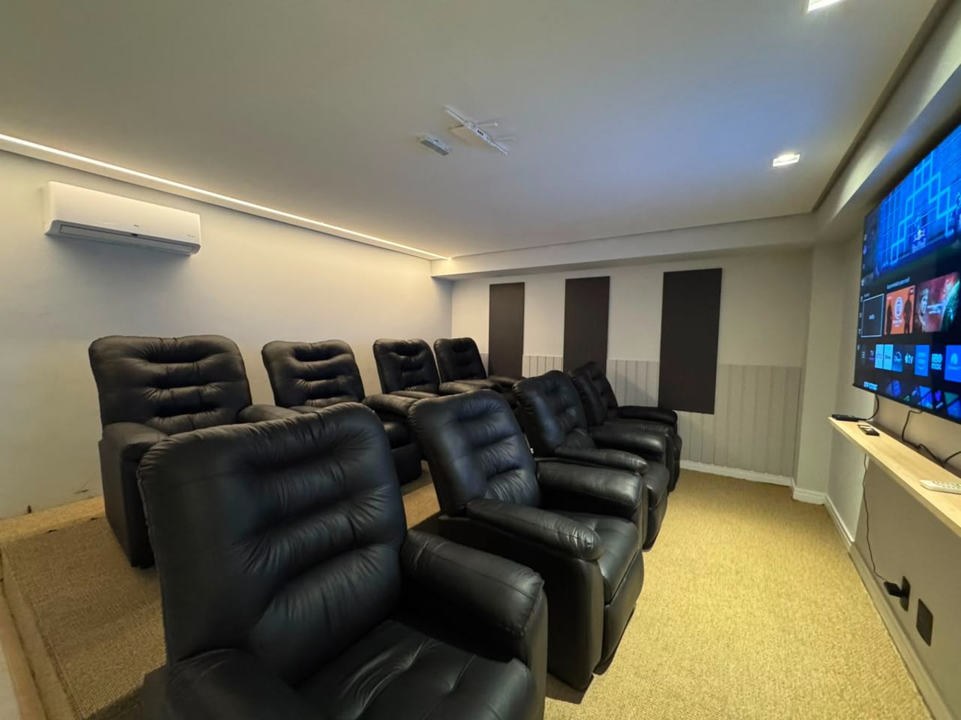Apartamento à venda com 1 suíte em Caiçara, Praia Grande, SP