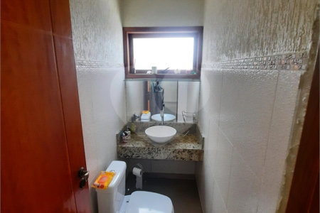 Sobrado à venda com 3 quartos, sendo 1 suíte,  em Jardim Nathalie, Mogi das Cruzes, SP