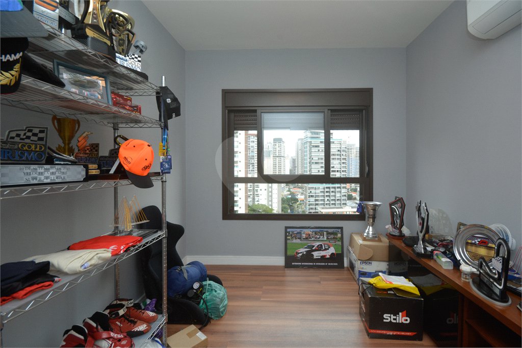 Apartamento à venda com 3 suítes em Brooklin, São Paulo, SP