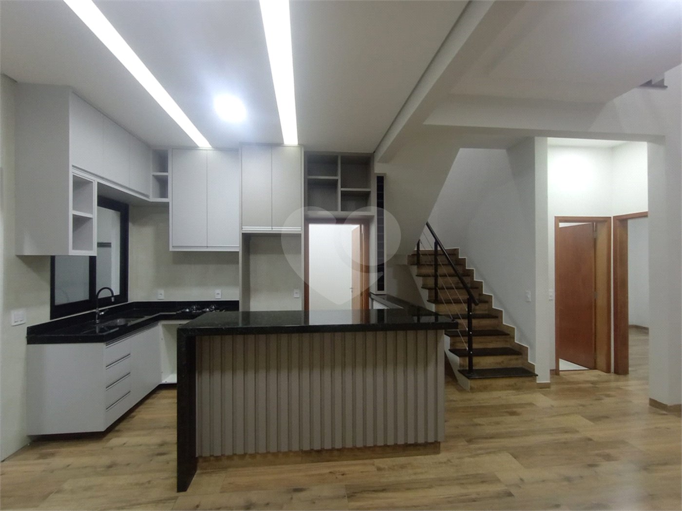 Casa à venda com 3 quartos, sendo 2 suítes, no condomínio Vila Rica, Indaiatuba - SP