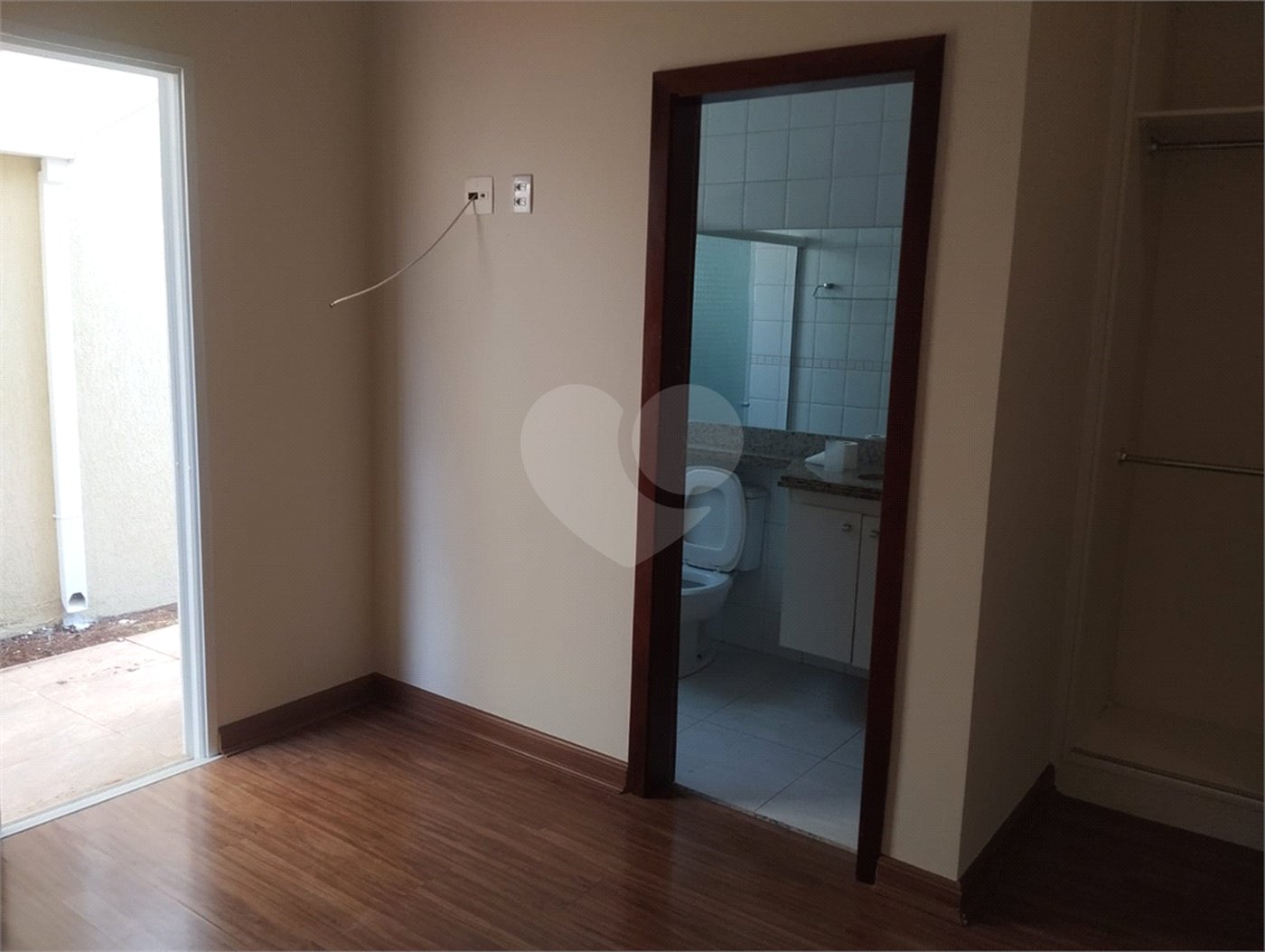 Casa à venda com 3 quartos, sendo 1 suíte,  no condomínio Vila Aracoara, Araraquara - SP