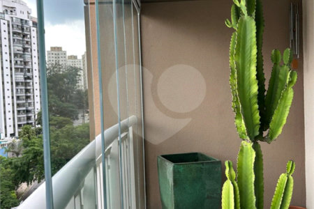Apartamento à venda com 2 quartos, sendo 1 suíte, em Vila Andrade, São Paulo, SP