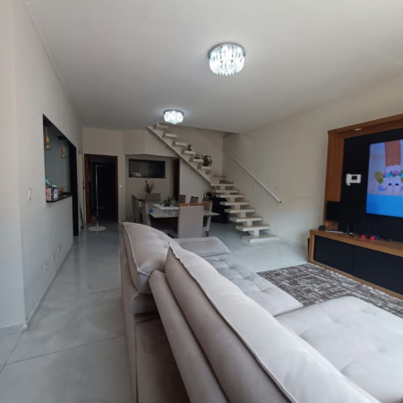 Casa à venda com 3 quartos, sendo 1 suíte, em Jardim Rosana, Guarulhos, SP