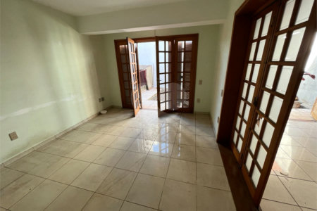 Casa à venda com 3 quartos, sendo 1 suíte, em Vila Vianelo, Jundiaí, SP