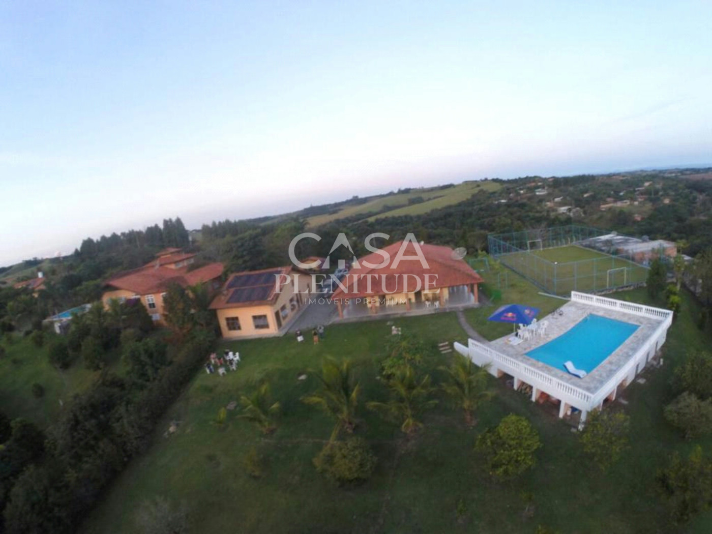 Sítio à venda com 5 quartos, sendo 1 suíte, no Centro, Araçoiaba da Serra, SP