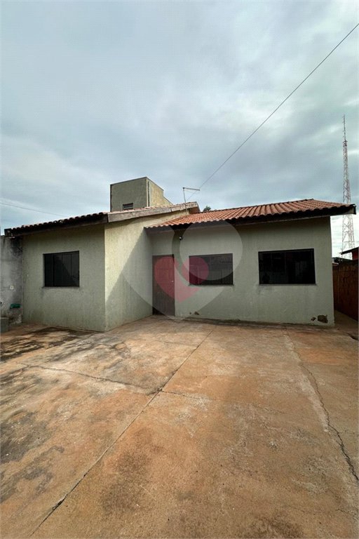 Casa à venda com 4 quartos, sendo 1 suíte, em Residencial Ponta Porã II, Ponta Porã, MS