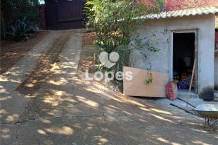 Chácara à venda com 5 quartos, sendo 3 suítes, em Loteamento Residencial Vista Linda, São José dos Campos, SP