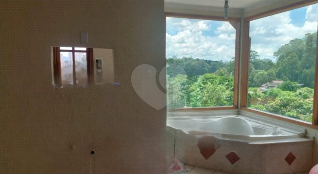Sobrado à venda com 5 quartos, sendo 2 suítes,  em Parque São Domingos, São Paulo, SP