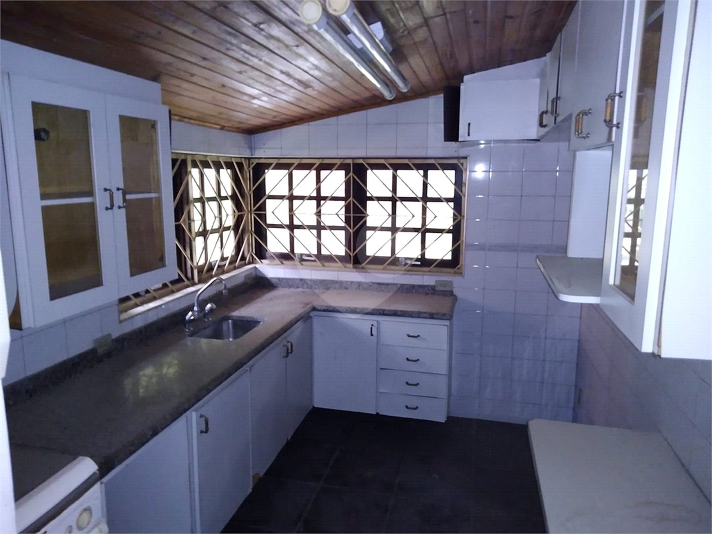 Casa à venda com 5 quartos, sendo 1 suíte, em Mantiqueira, Mairiporã, SP