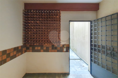 Casa à venda com 4 quartos, sendo 3 suítes,  no condomínio Vila das Flores, São Paulo - SP