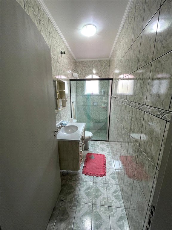 Sobrado à venda com 4 quartos, sendo 1 suíte,  em Jardim Las Vegas, Santo André, SP