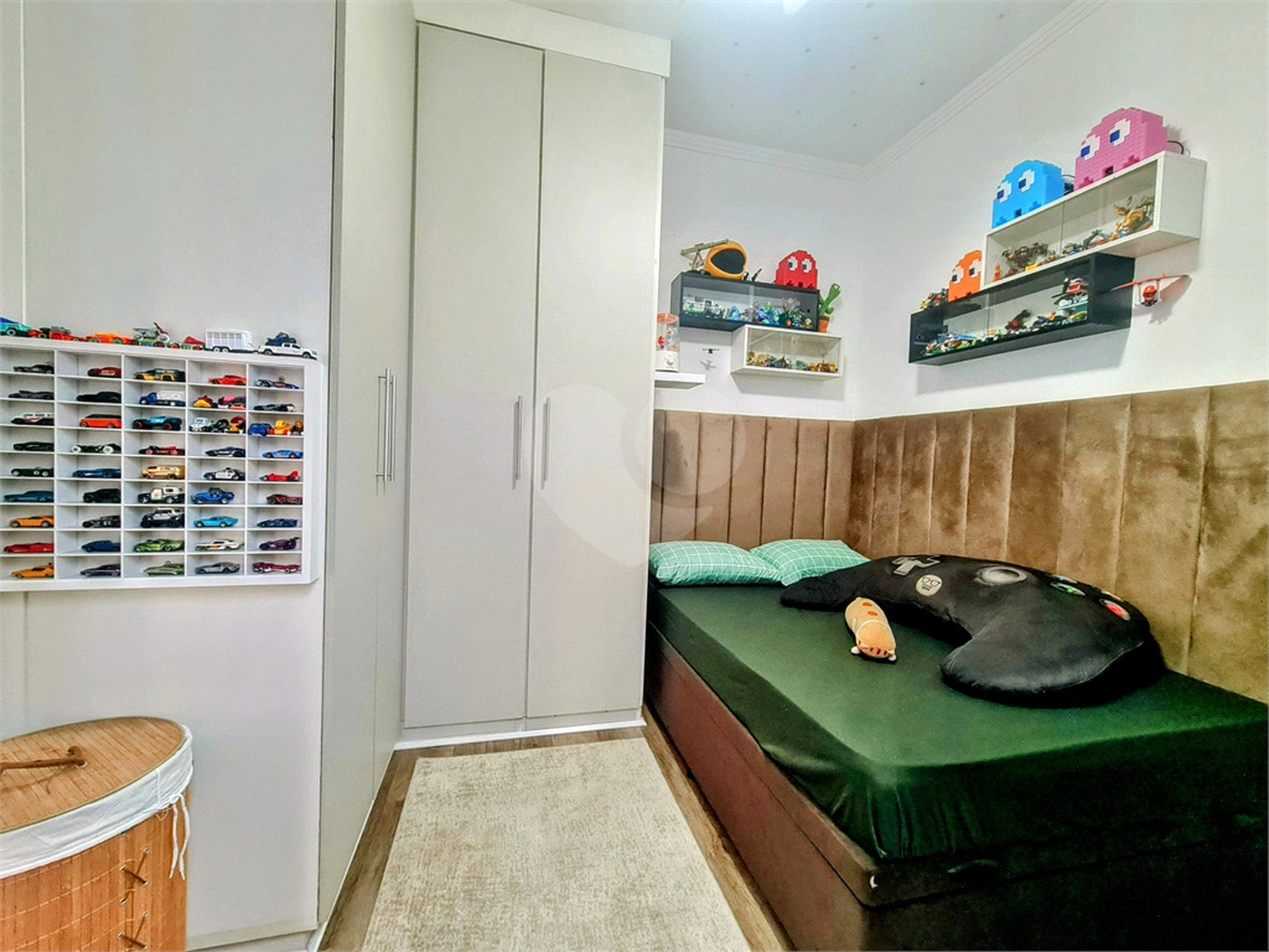 Casa à venda com 3 quartos, sendo 1 suíte, no condomínio Horto Florestal Iii, Sorocaba - SP