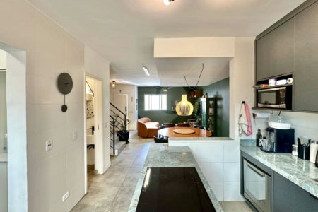 Casa à venda com 3 quartos, sendo 1 suíte, no condomínio Villaggio Viana, Cotia - SP