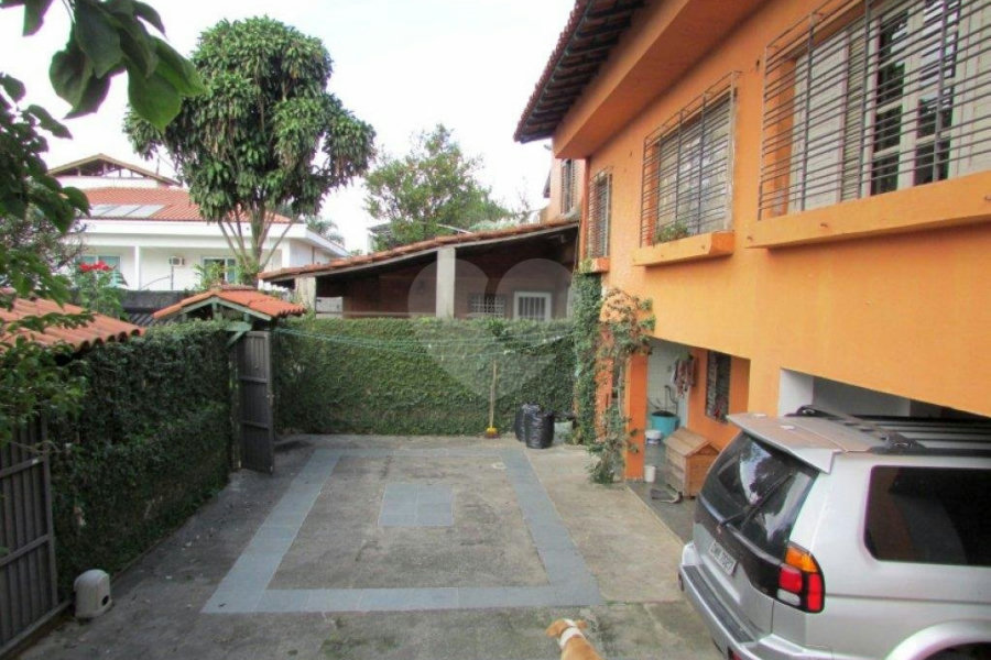 Casa Térrea à venda com 3 quartos, sendo 1 suíte,  no condomínio Travessa Nicolas Jancu,52, São Paulo - SP