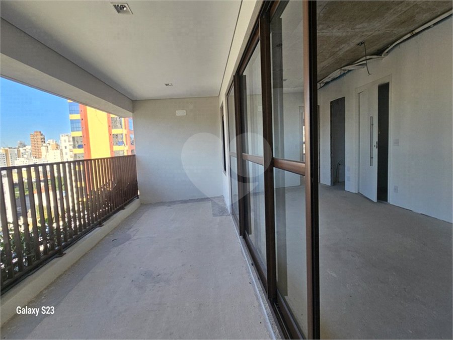 Apartamento à venda com 3 quartos, sendo 1 suíte,  em Pinheiros, São Paulo, SP
