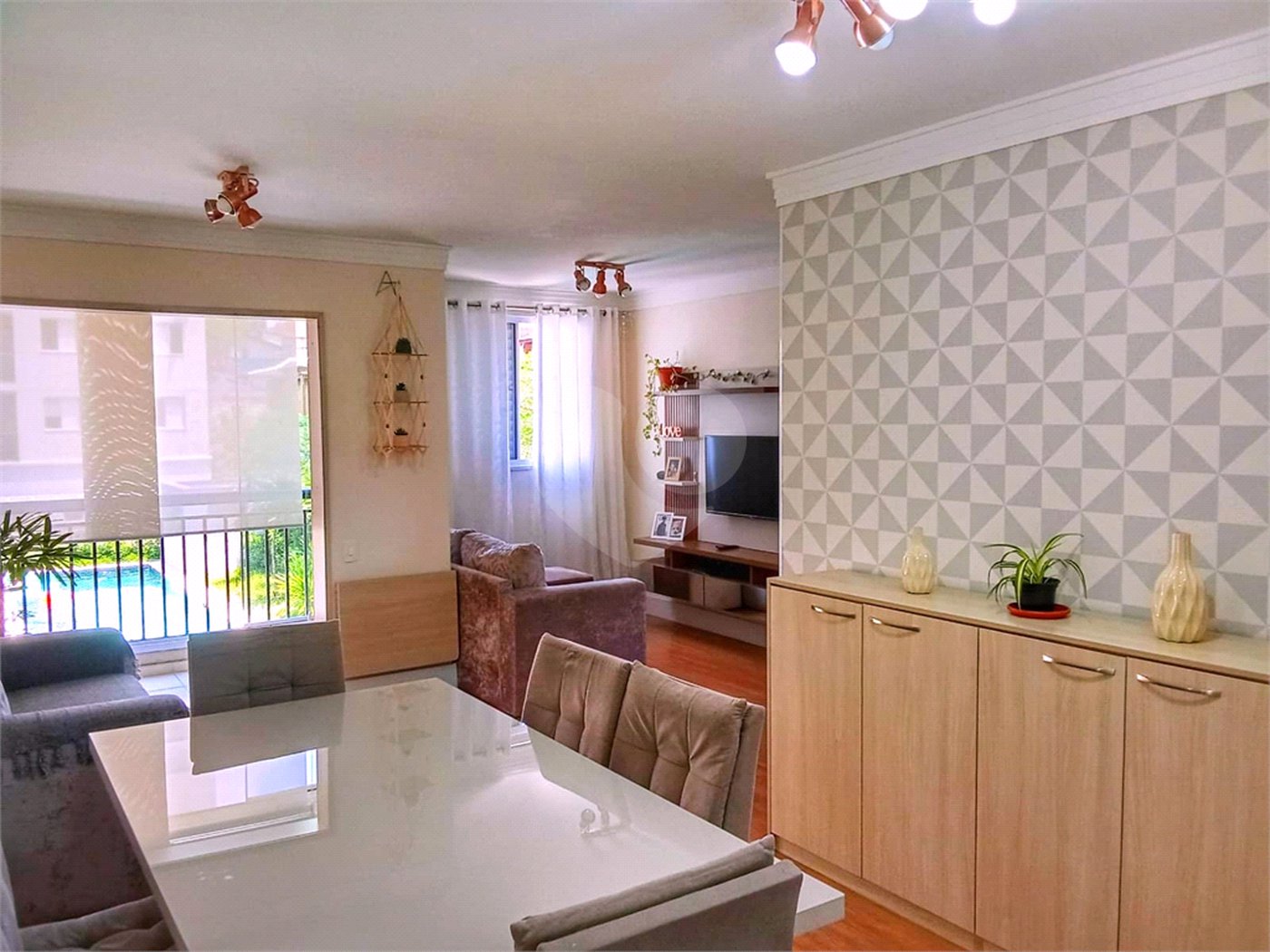 Apartamento à venda com 2 quartos, sendo 1 suíte,  em Jardim Caboré, São Paulo, SP