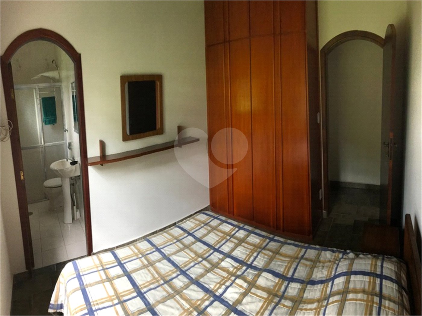 Casa à venda com 5 quartos, sendo 3 suítes, no condomínio Recanto das Flores, Indaiatuba - SP
