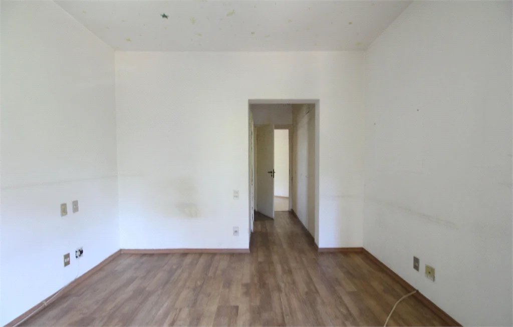 Apartamento à venda com 3 suítes em Vila Suzana, São Paulo, SP