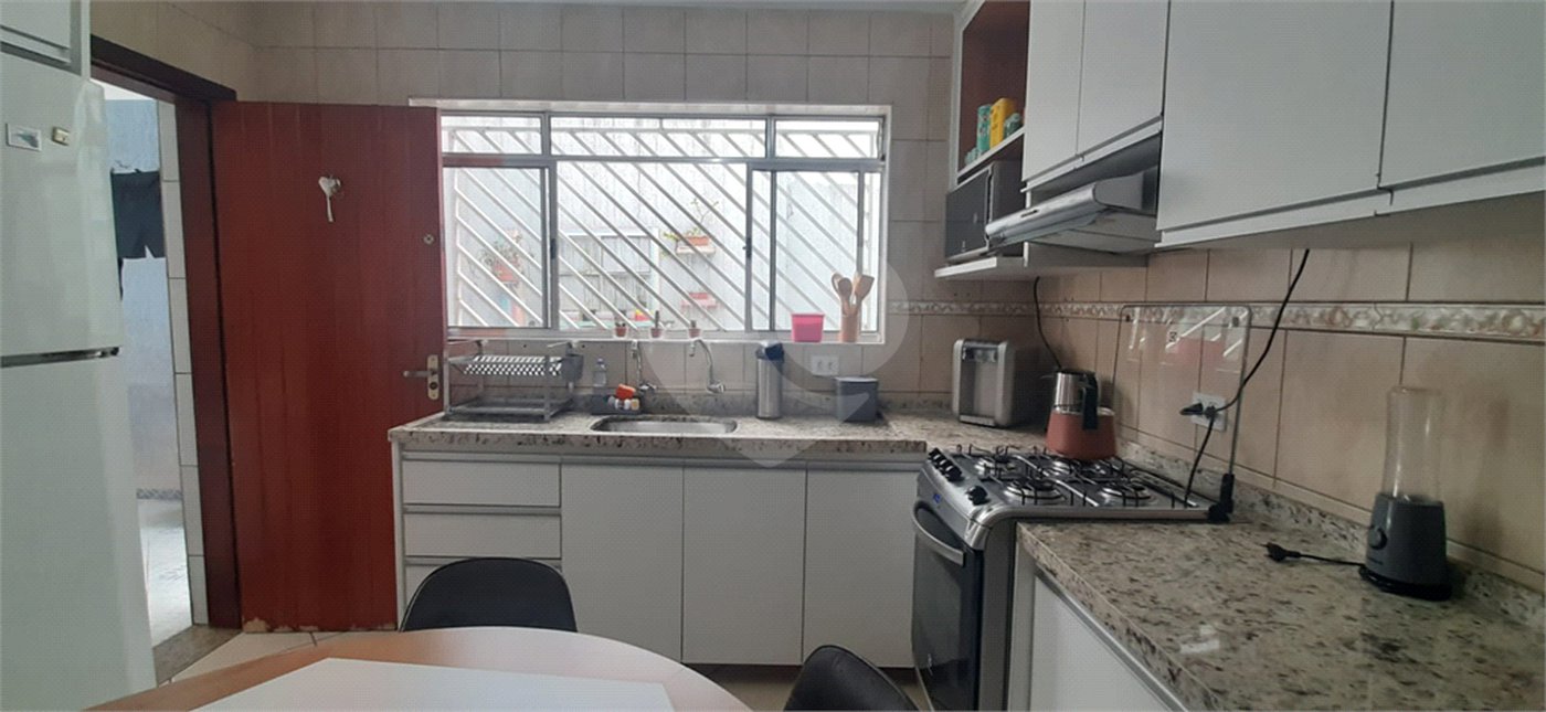 Sobrado à venda com 4 quartos, sendo 1 suíte,  em Tremembé, São Paulo, SP