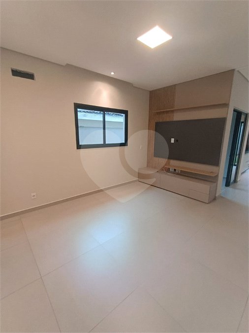 Casa para alugar com 3 quartos, sendo 1 suíte, no condomínio Recanto dos Paturis, Vinhedo - SP