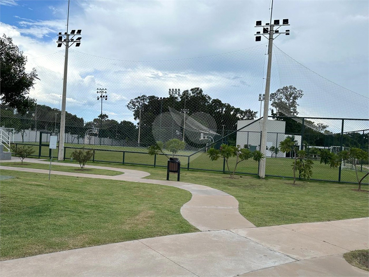 Casa à venda com 5 suítes no condomínio Florais do Parque, Cuiabá - MT