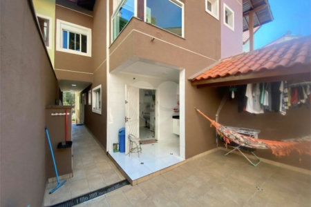 Casa à venda com 4 quartos, sendo 1 suíte, em Vila São Silvestre, São Paulo, SP