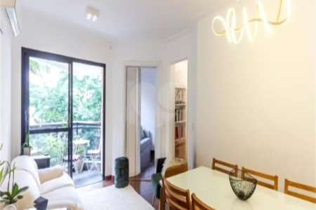 Apartamento à venda com 2 quartos, sendo 1 suíte, em Moema, São Paulo, SP