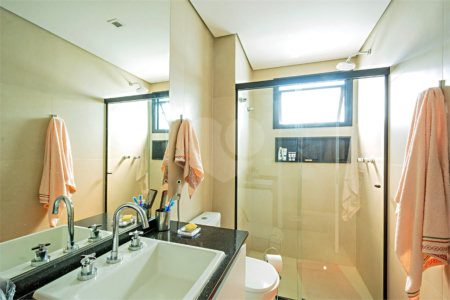 Casa à venda com 3 suítes no condomínio Reserva 8, São Paulo - SP