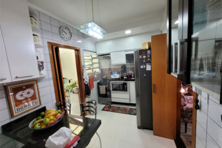 Sobrado à venda com 2 quartos em Vila Nivi, São Paulo, SP