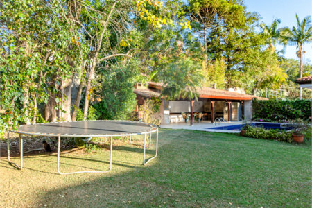 Casa Térrea à venda com 5 quartos, sendo 3 suítes, em Jardim Marajoara, São Paulo, SP