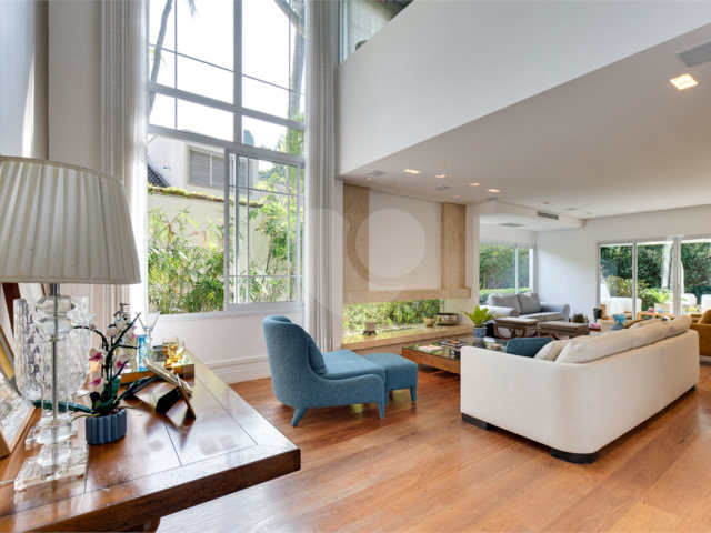 Casa à venda com 3 suítes no condomínio Parc Vignoble, São Paulo - SP