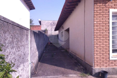 Casa à venda com 2 quartos no Centro, Vinhedo, SP