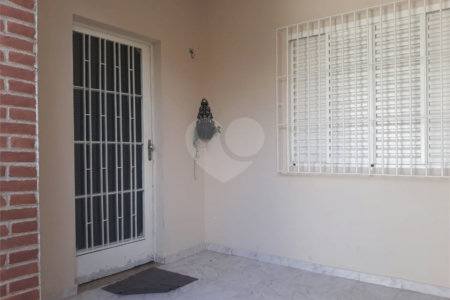 Casa à venda com 4 quartos, sendo 1 suíte, no Centro, São Roque, SP