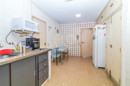 Apartamento à venda com 4 quartos, sendo 1 suíte,  em Higienópolis, São Paulo, SP