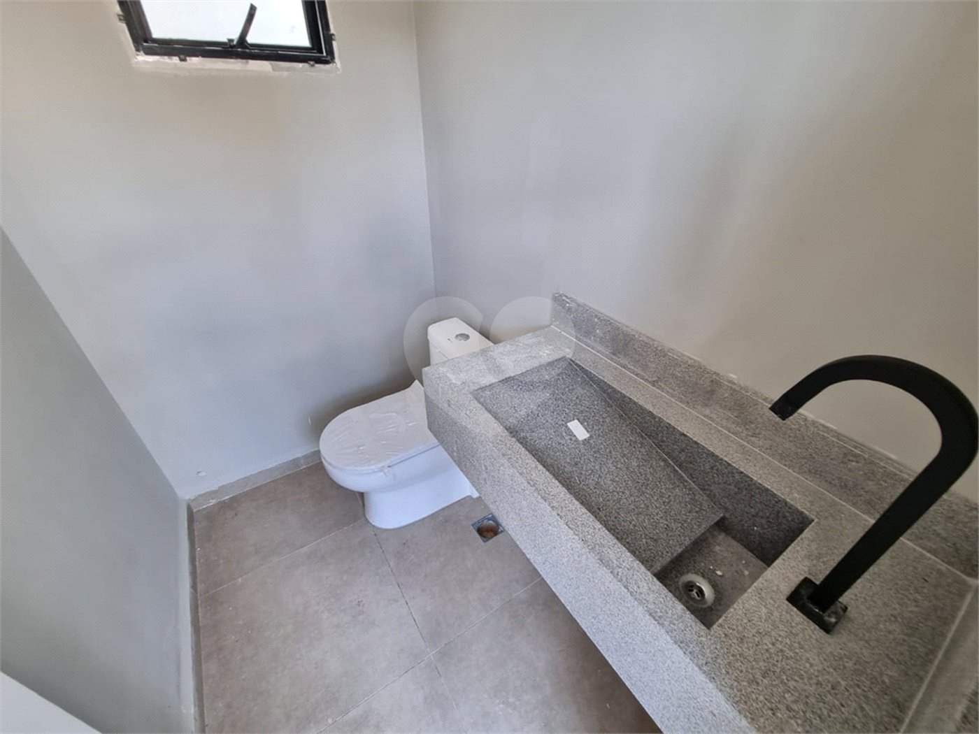 Casa à venda com 2 suítes no condomínio Residencial Vue26, Atibaia - SP