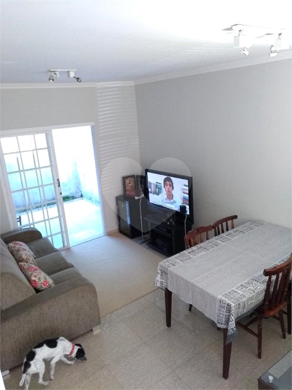 Casa à venda com 2 quartos, sendo 1 suíte, no condomínio Residencial Villa Nostra, Cotia - SP