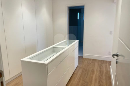 Apartamento à venda com 4 suítes em Alto da Boa Vista, São Paulo, SP