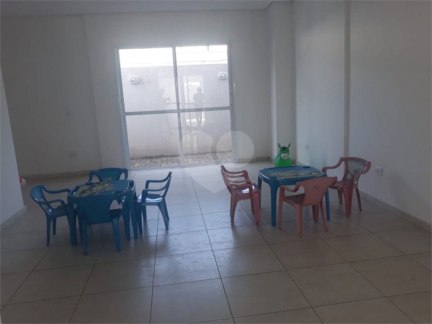 Apartamento à venda ou para alugar com 2 quartos, sendo 1 suíte,  em Vila Santa Isabel, São Roque, SP