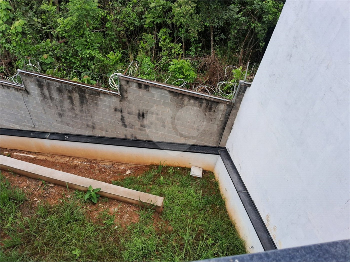 Casa à venda com 3 quartos, sendo 1 suíte, no condomínio Mosaico da Serra, Mogi das Cruzes - SP