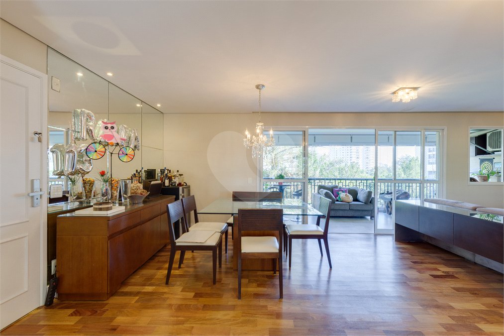Apartamento para alugar com 3 quartos, sendo 1 suíte, em Alto da Boa Vista, São Paulo, SP